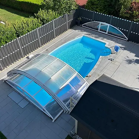 Haus Domblick بيت للعطل
