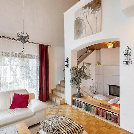 بيت للعطل Haus Domblick